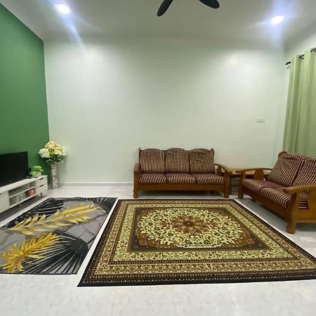 Homestay Kak Tiy Kuala Terengganu Exterior foto